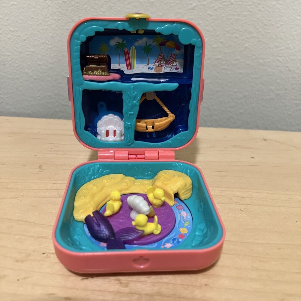 2018 Polly Pocket Mermaid Beach Cove Party Compact Doll Fin